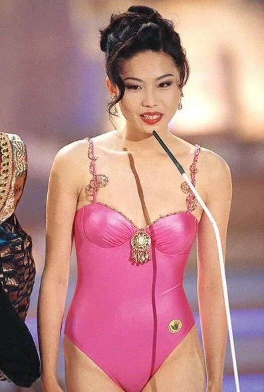 萬千星輝頒獎典禮2024｜陳妙瑛凍齡得宜對比13年前零走樣！向海嵐合體掀《無頭東宮》回憶殺