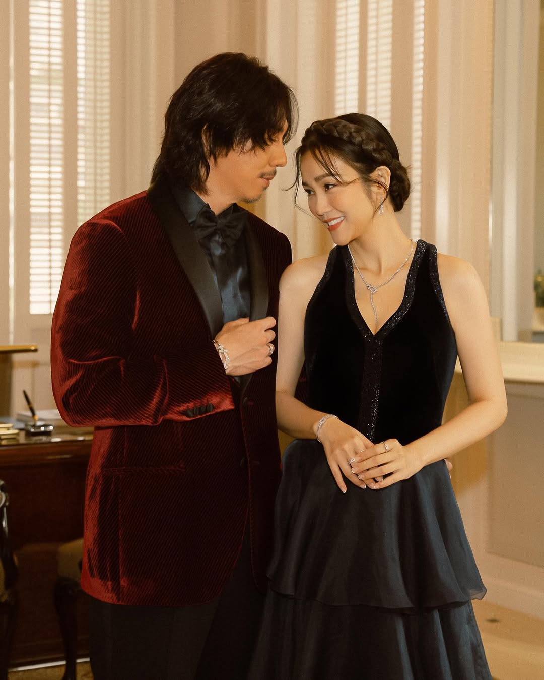 謝安琪、張繼聰輪流放閃慶祝結婚18年！晒咀嘴婚照又唱情歌浪漫滿瀉！