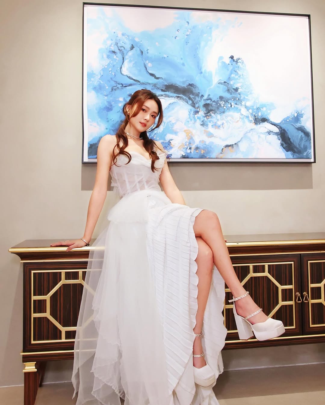 長腿女神戴祖儀因一事宣布封腿！坦言短期內不會穿短裙短褲！