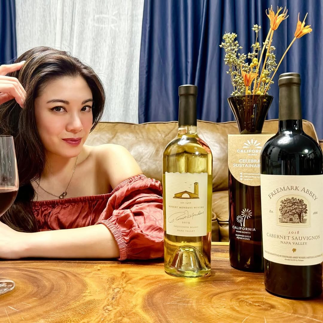 前TVB花旦廖碧兒做酒界女強人獲授勳！豪花千萬買酒莊！曾為十大優秀女釀酒師！