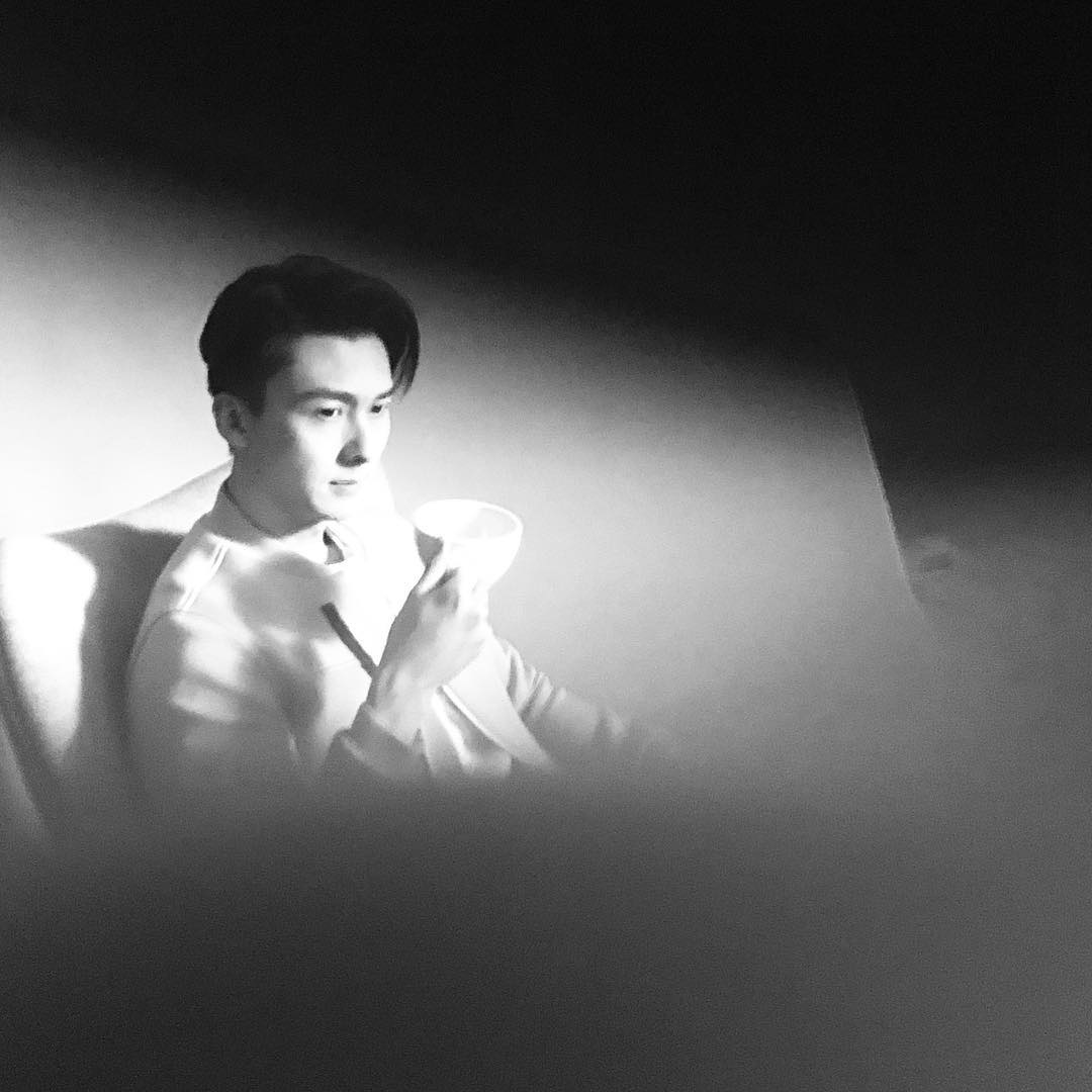 王浩信近照驚變蛇精臉引網民擔憂！長期獨居沉迷健身操到過火？