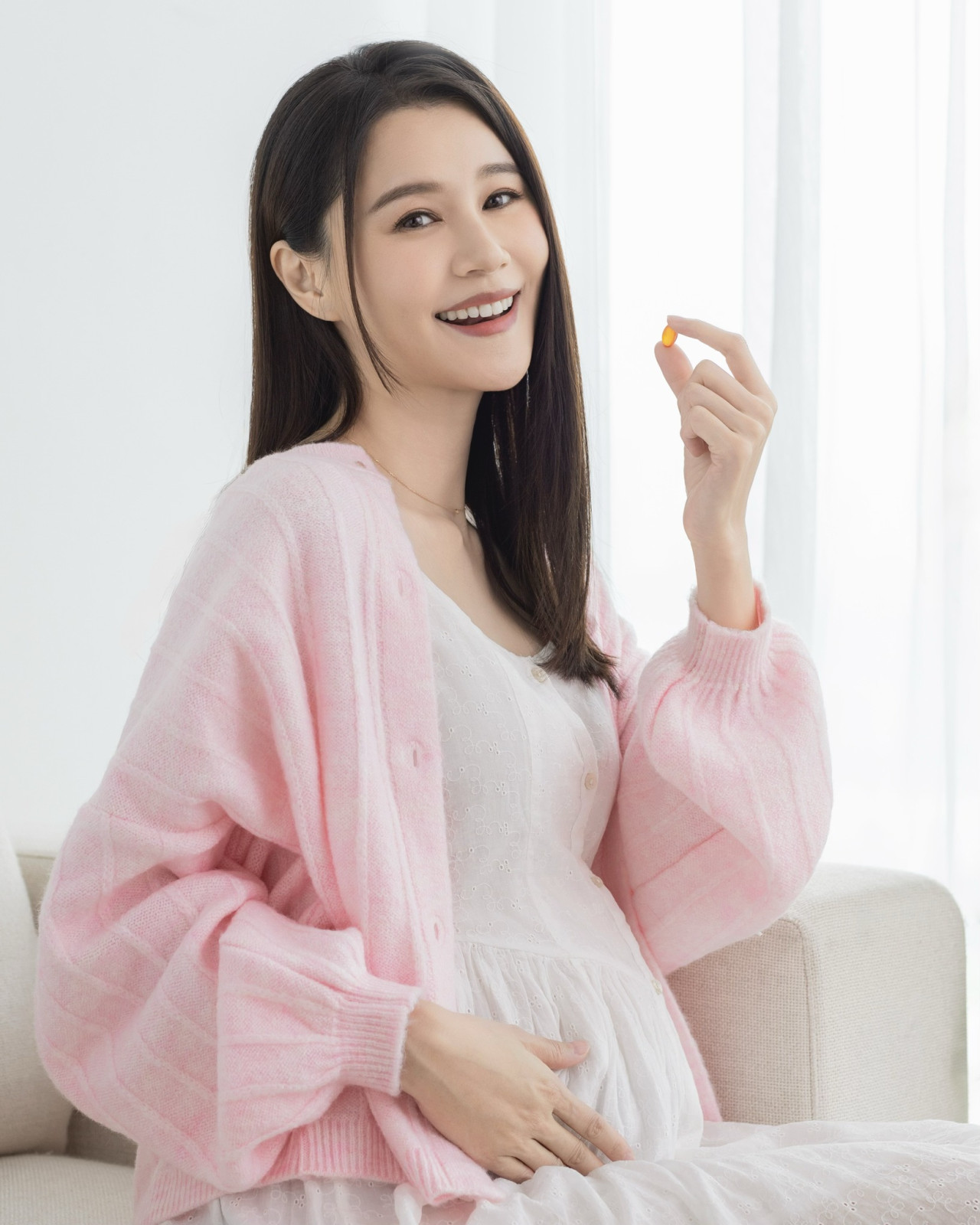 黃翠如何依婷「媽媽會」聚會曝光！臨盆在即互摸巨肚！贈ＯＯ禮物紀錄生B過程