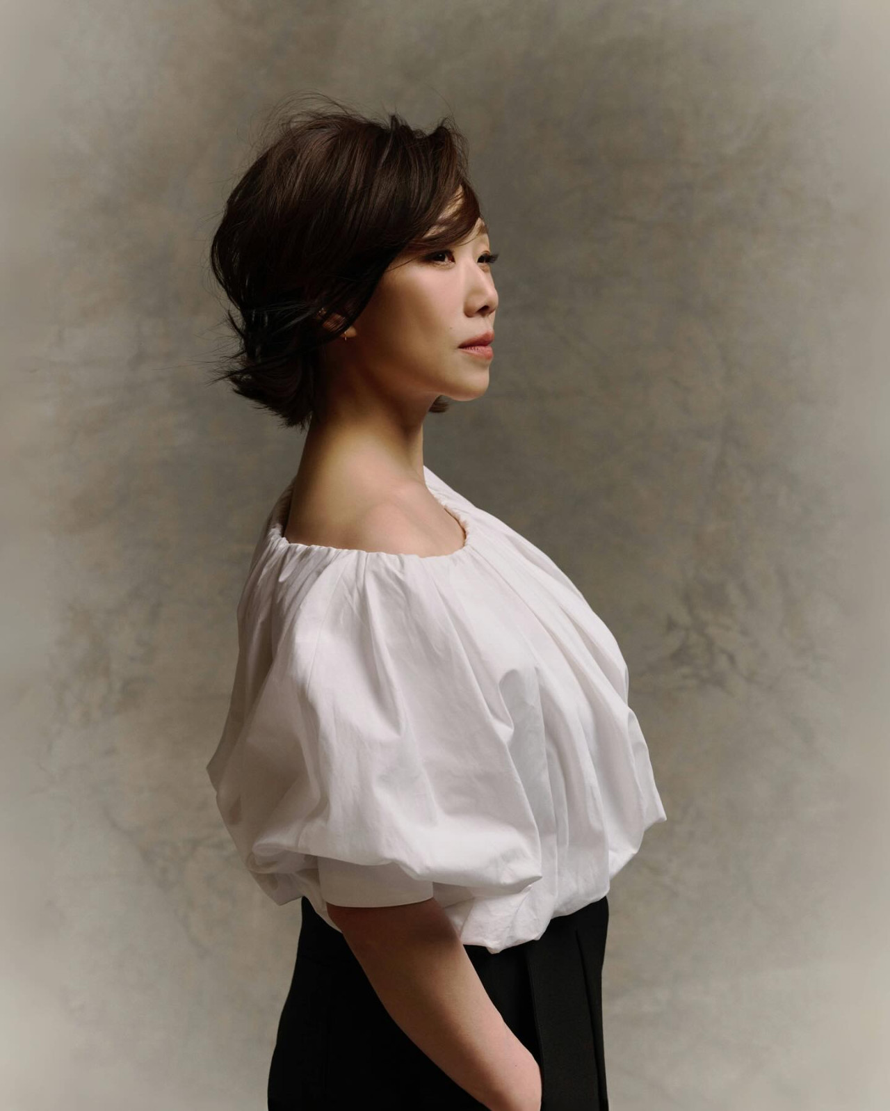 58歲林憶蓮相隔8年開騷獲讚似少女！高難度「旋轉舞台」唱跳極驚艷！