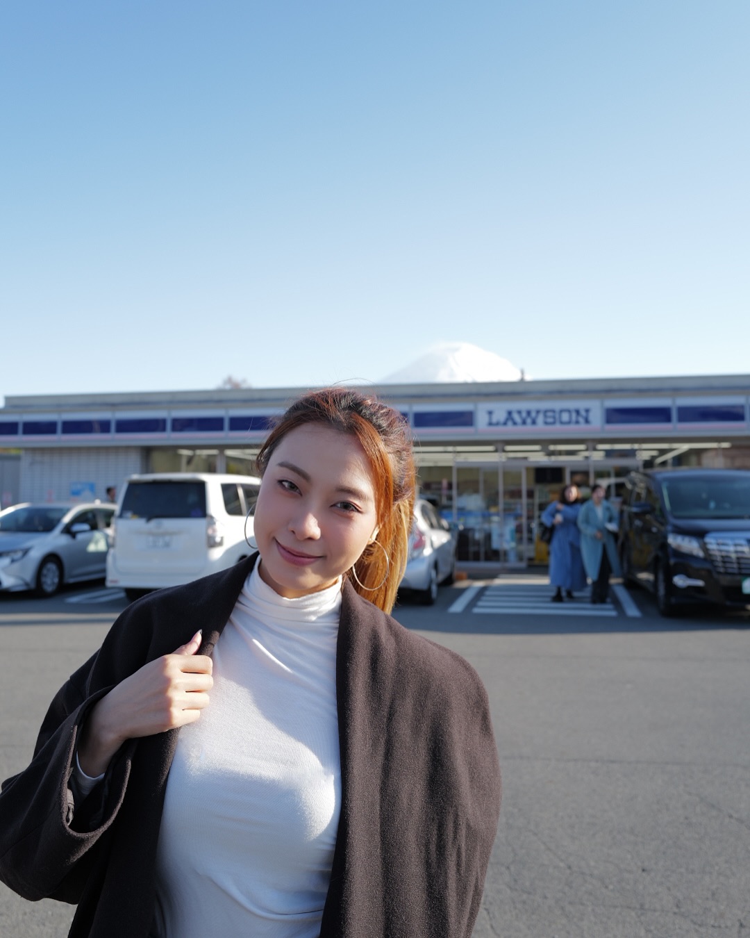 東張女神素顏直播著睡衣太鬆走光 領口滑落春光乍洩網民暴動:我有無睇錯 | UHK 港生活