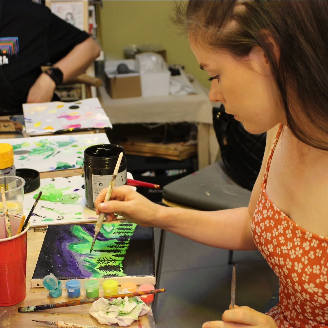 香港夜晚好去處｜15個香港夜生活體驗推介！情侶拍拖睇夜景、地道夜市、夜釣墨魚 | UHK 港生活