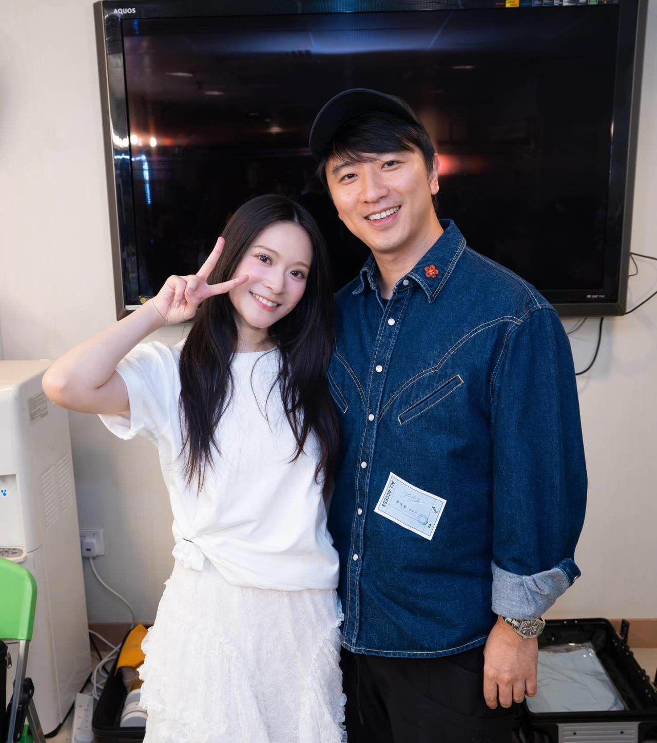 雲浩影Cloud與音樂人男友T-Ma罕有放閃！高調晒情侶合照甜蜜相依幸福感滿滿 | UHK 港生活