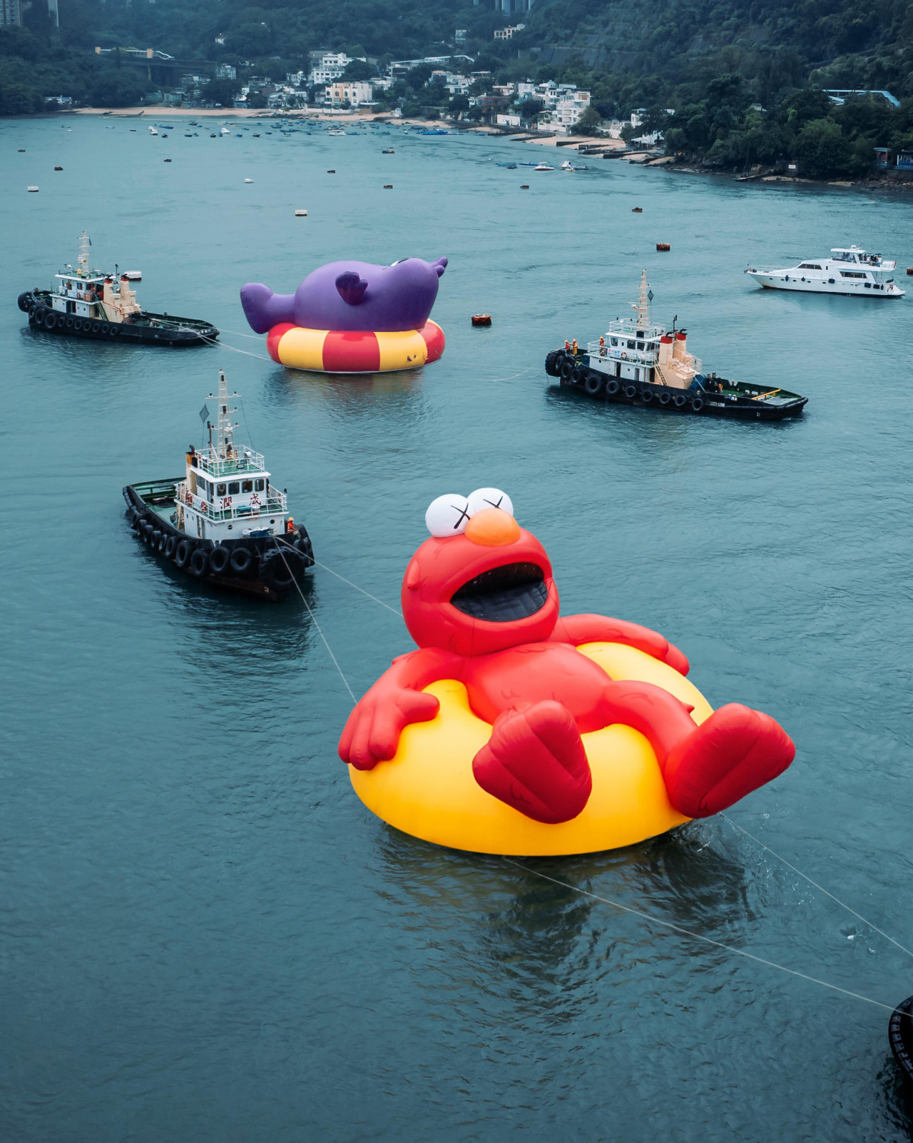 「Water Parade」維港海上大巡遊10月襲港！巨型充氣LABUBU多啦A夢／快閃店／市集攤位美食 | UHK 港生活