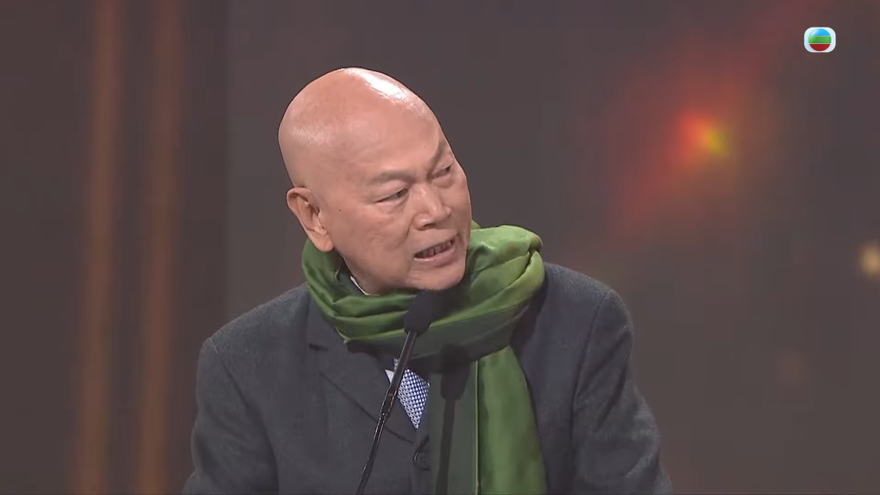 萬千星輝2025|羅家英頒獎台上斥責周嘉洛「契弟」 當眾公審一行為「好唔安樂」 | UHK 港生活