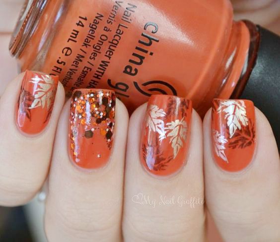 【美甲】讓秋日的浪漫紅葉散落指尖！顯白美甲色調！大熱楓葉南瓜色系美甲款提案！