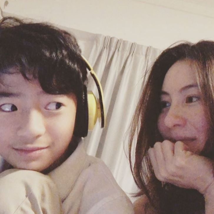 「媽媽是超人」母兼父職！盤點娛樂圈5大最強單親媽媽