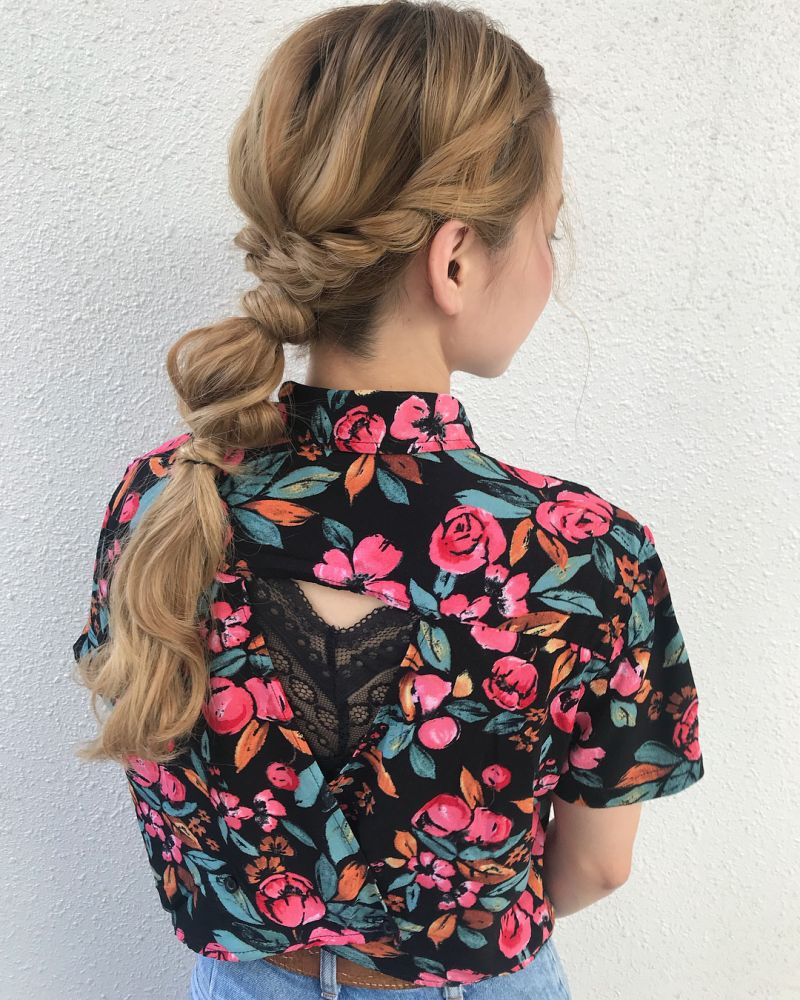 【編髮教學】氣質UP還顯臉小！13款夏日清爽低馬尾編髮提案