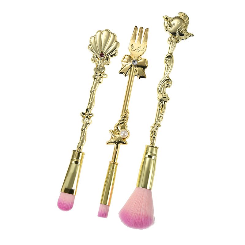 30週年限量品！日本迪士尼《小魚仙》Ariel新品！浮雕粉色化妝掃、貝殼粉餅、旅行化妝袋！