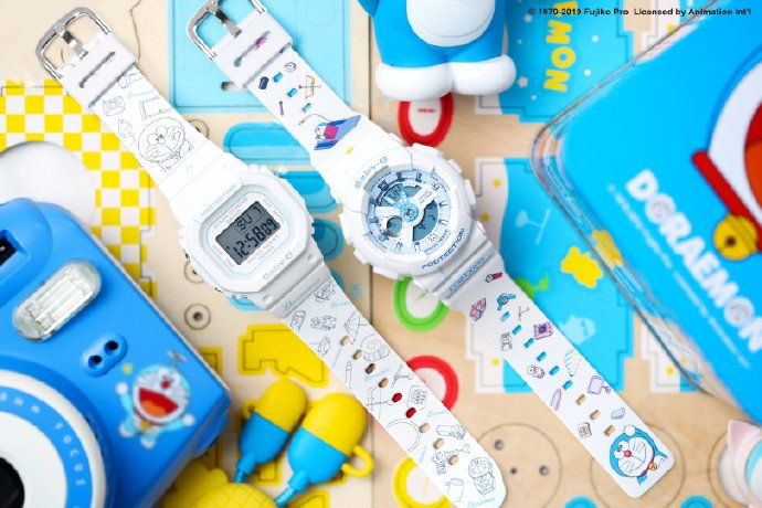 中國推出《多啦A夢》合作紀念款BABY-G錶款！叮噹造型錶盒！簡約清新白X藍配色！
