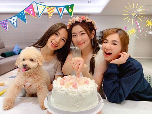 細數S.H.E歷年紅地氈經典造型！17年前入圍最佳新人獎！相隔7年再合體上金曲獎！