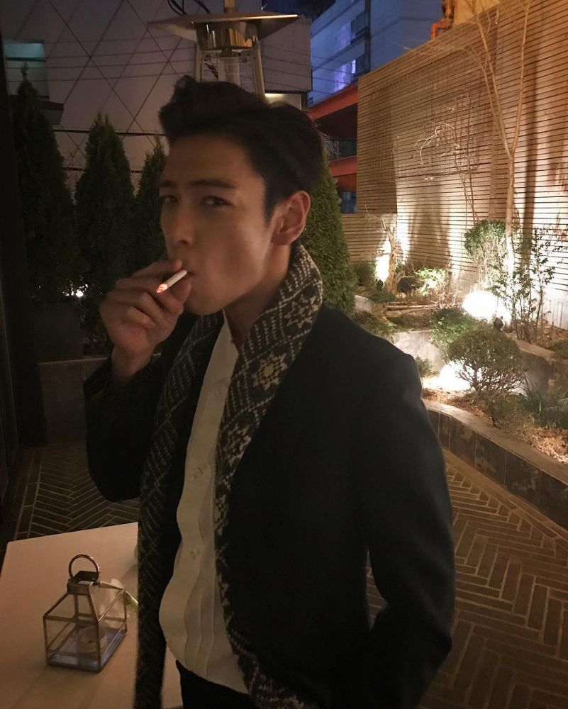 T.O.P低調退伍首度現身！一個「破例舉動」窩心惹哭粉絲：「帶給粉絲的傷痛與失望我一定會償還」！