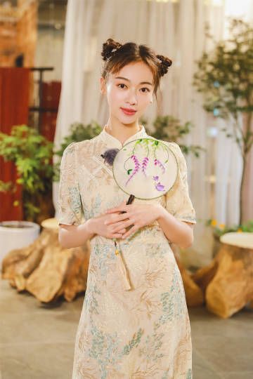 古典氣質顯身材！7大穿上旗袍最美的女星！張鈞甯最高雅、迪麗熱巴最吸睛！