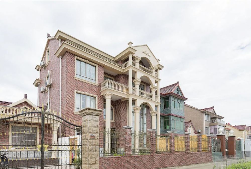 超夢幻樂園少女民宿！粉色大滑梯、波波池、玻璃透明橋上打卡！和閨蜜一起玩過夠！