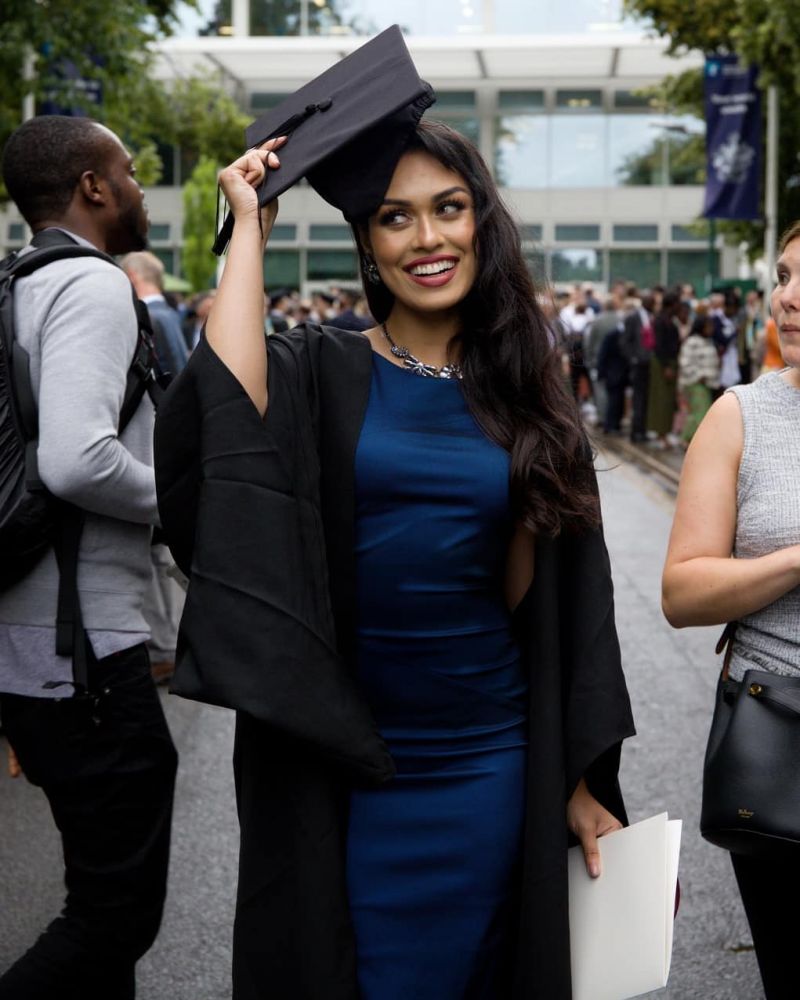 無懼全素顏選美！2019英格蘭小姐奪冠後翌日即翻工！知道她的正職後更佩服她了