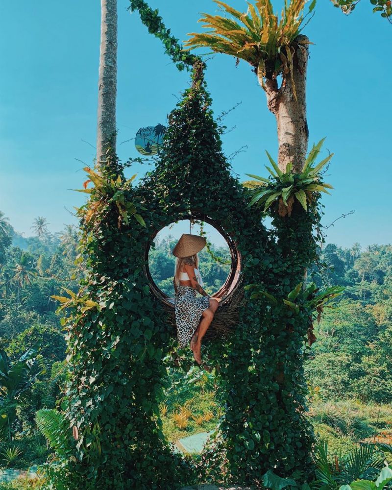 峇里島神秘小籐圈、空中沙發床、飛天鞦韆！ 拍出「田園風」旅遊美照！