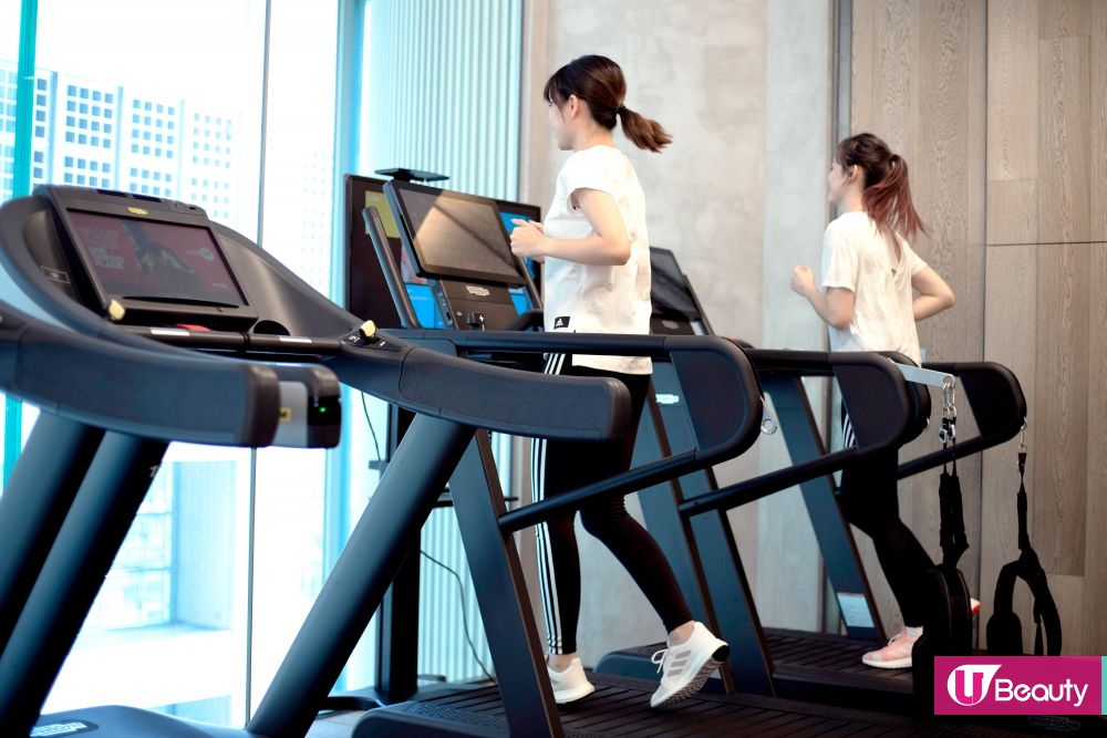 健身教練示範熱身運動！3大動態伸展動作