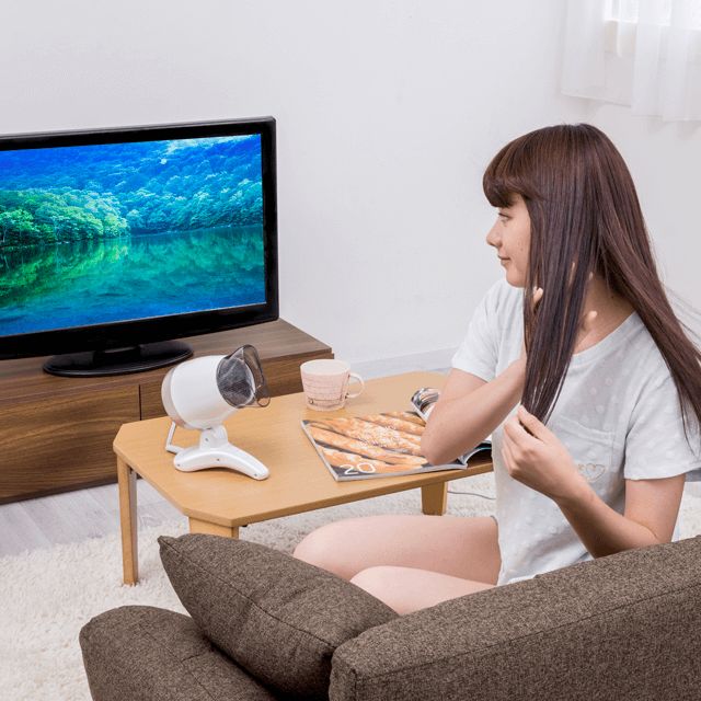 吹頭時空出雙手！長髮女生的救星！日本推出「懶人座枱式風筒」！$500有找！