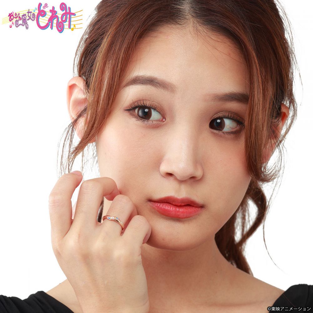 紀念20週年！小魔女DoReMi×THE KISS新推夢幻飾物！見習魔女變身器、刻上經典咒語！