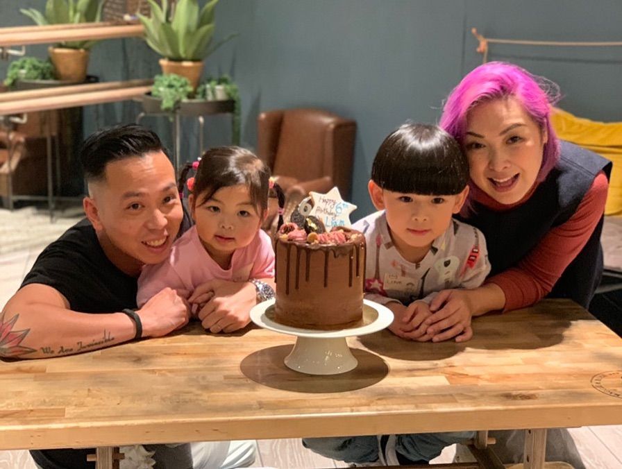 明星小孩人氣不輸爸媽！盤點5大可愛香港小星二代！妹之、KakaBall、翟伯伯呆萌照放送~