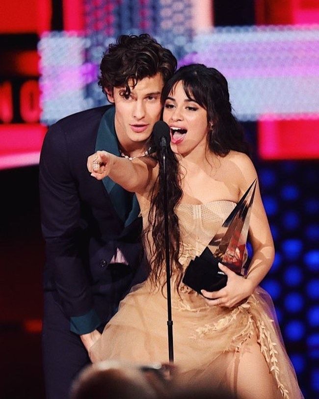 【Camila Cabello & Shawn Mendes】Camila開口談戀情！4年前對Shawn一見鐘情！沒有在一起的原因是...