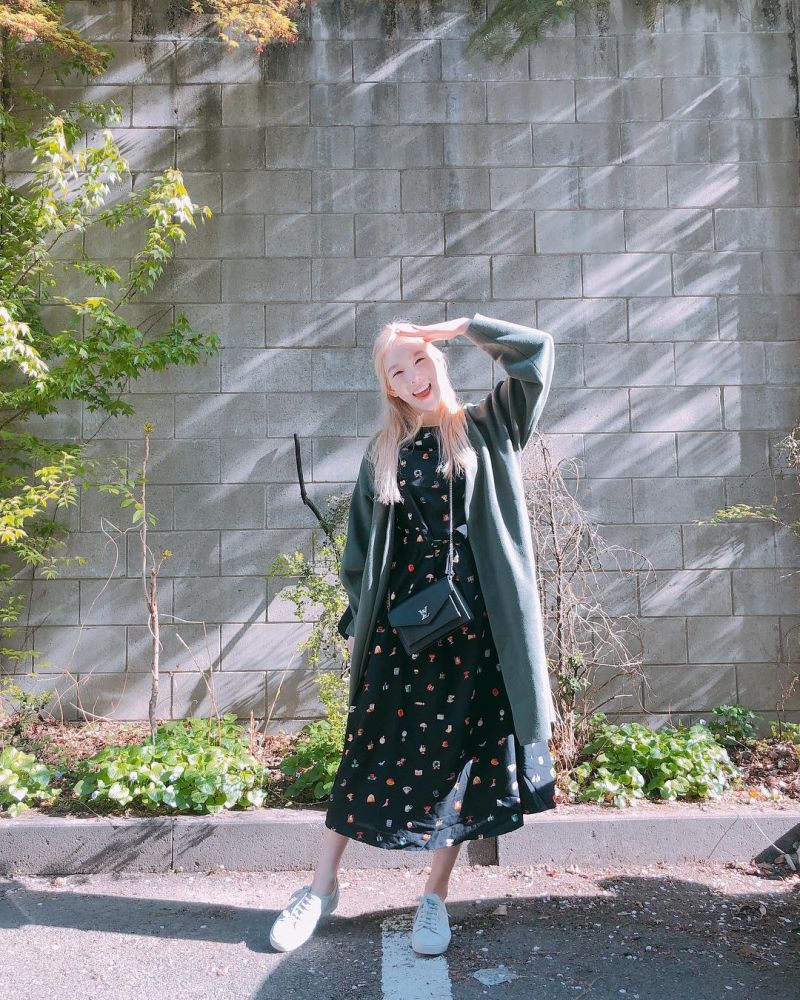 【大衣穿搭】5大矮小女生「大衣穿搭技巧」！善用色彩對比、以樽領上衣為內搭！重點是注意「這個」！