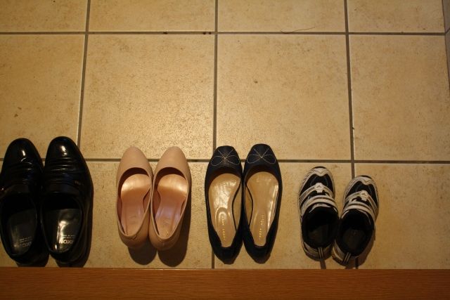 【武漢肺炎】入屋防疫6件事！避免把病菌帶回家中！進屋前清理鞋履、處理穿過的衣服！