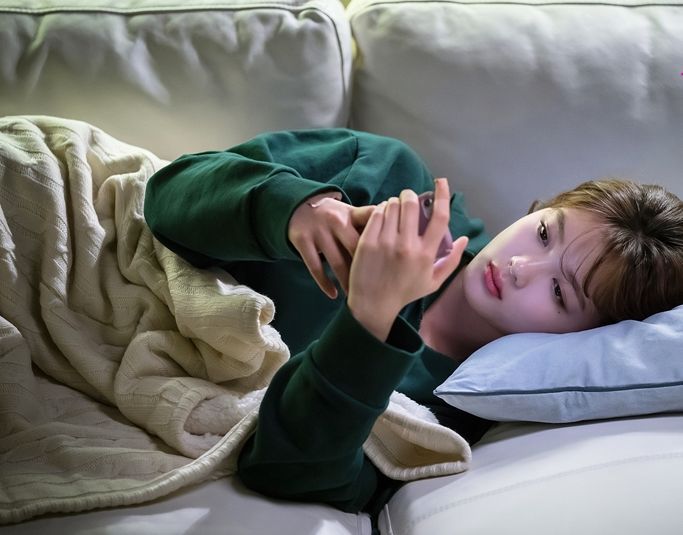 讓他從此離不開妳！9個令男生瘋狂想念妳的小習慣！不為人知的戀愛秘訣！