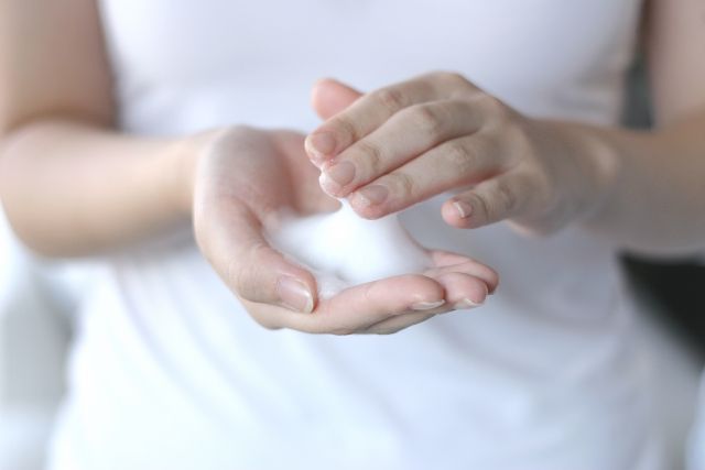 日本雜誌公開肌膚乾燥保濕對策！3大錯誤護膚習慣！熱毛巾美容法！