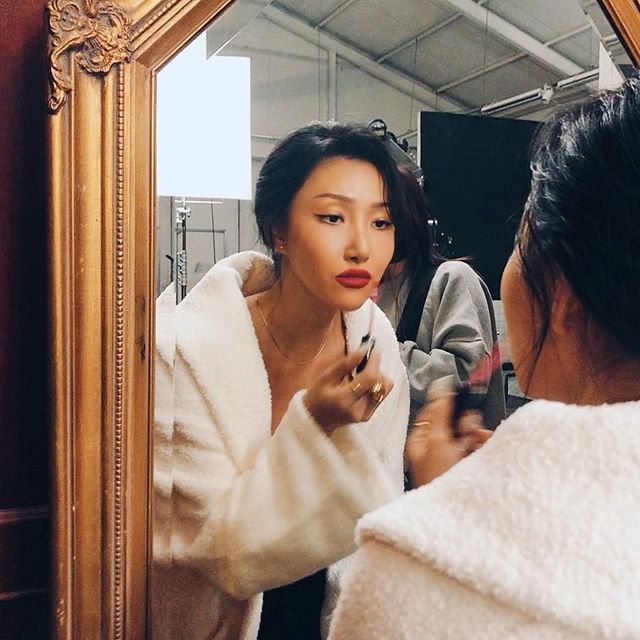 MAMAMOO華莎化妝TIPS公開！化出時尚透亮妝容！增強眼妝深邃感的秘訣是⋯⋯