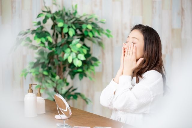 按膚質/成分挑選卸妝產品！預防粉刺暗瘡！美容治療師教正確卸妝技巧！