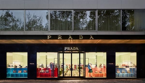 香港名店相繼離場？！約滿不續租！Prada、Valentino關閉本地分店！