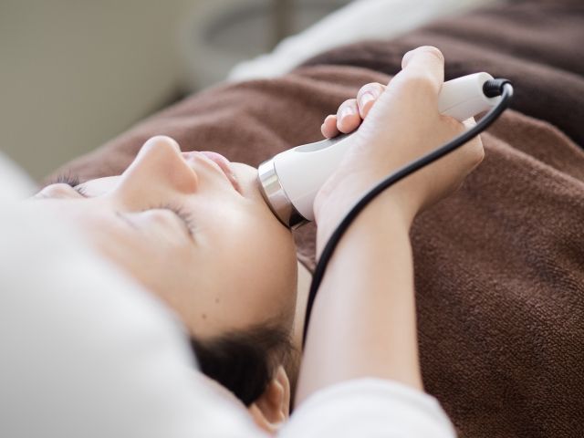 家用護膚能代替美容療程嗎？