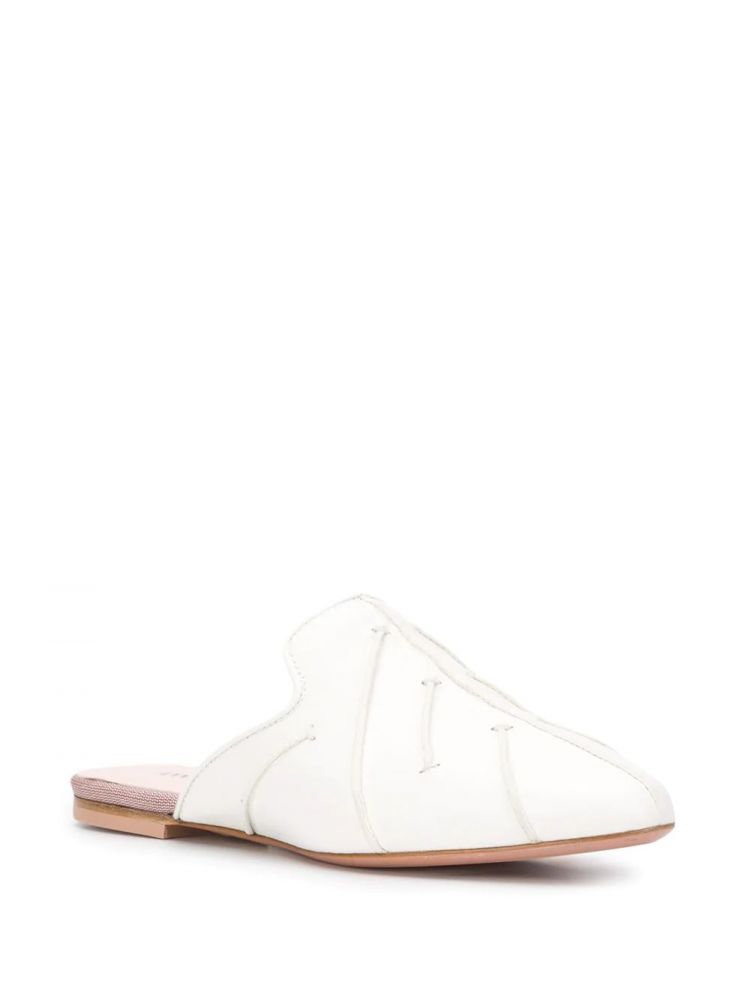 【2020上班鞋】網購OL必入手「奶油白色」平底鞋！部分低至3折！上班穿搭易襯、不易撞款！