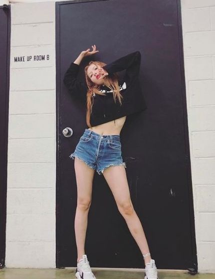 【減肥運動】泫雅親授日常拉筋、普拉提動作！打造完美性感身材！練出馬甲線的關鍵是⋯⋯