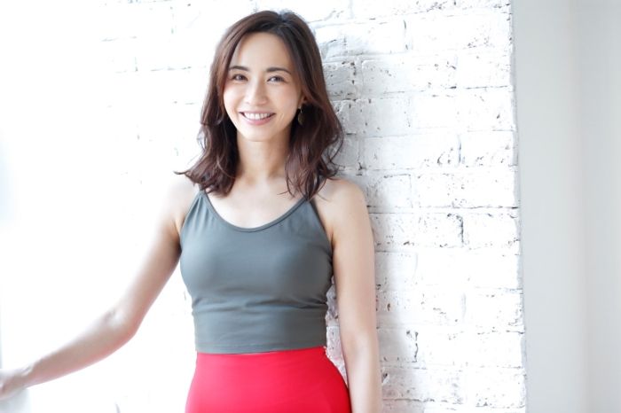 日本專家：正確站姿、坐姿助你改善體態！向肚腩、腿粗說BYE！輕鬆美化身體線條！