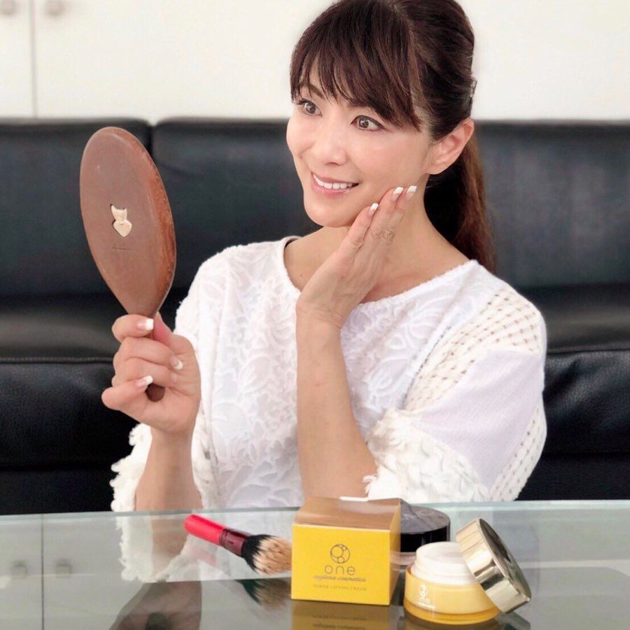 日本54歲美魔女推薦「冷/熱美容法」！護膚效果翻倍！附皮膚科醫生建議！