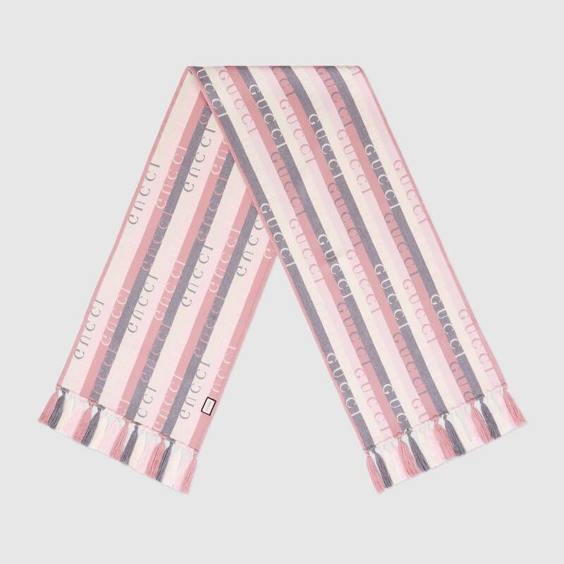 15款秋冬入門級名牌圍巾推薦！$2800即可入手！小資女經典百搭之選！