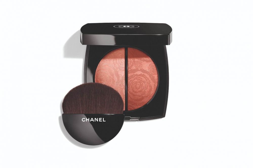 各大品牌2021春季花系靈感主題新品！絕美櫻花花瓣胭脂！DIOR、CHANEL限量珍藏山茶花彩妝！