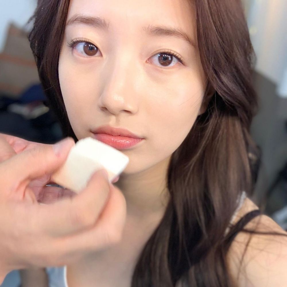 8大春夏碎粉定妝實用技巧公開！烘焙/膠水定妝法？KO臉泛油光、脫妝！