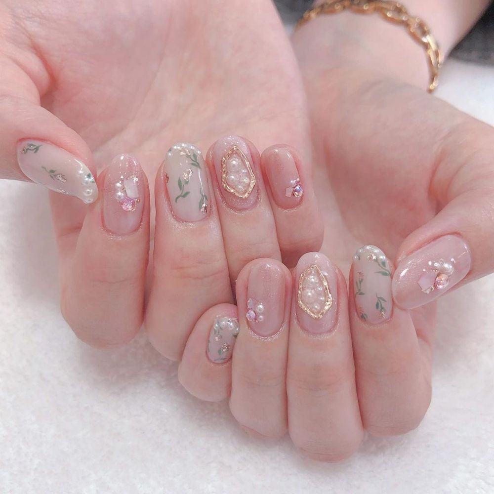 【美甲提案】過40款春季花系美甲提案！日系壓花、韓風手繪款式！就像藝術品！