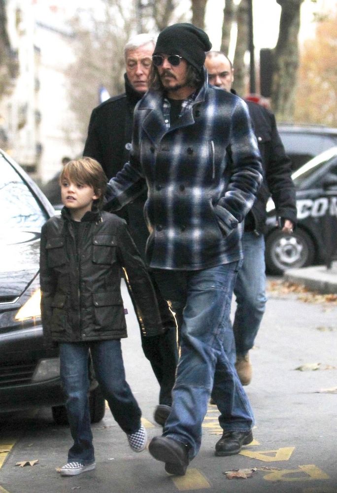 Johnny Depp19歲兒子正面近照曝光！五官神復製年輕時的父親！化身帥氣小鮮肉！