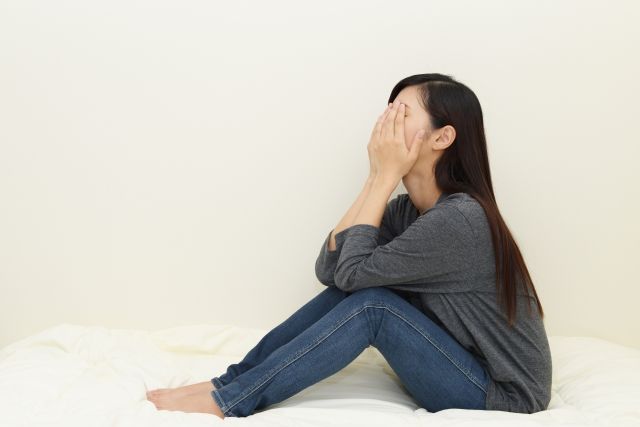 【失眠】專家分析失眠原因及解決方法！478呼吸法/冥想有用嗎？附助眠好物推薦！