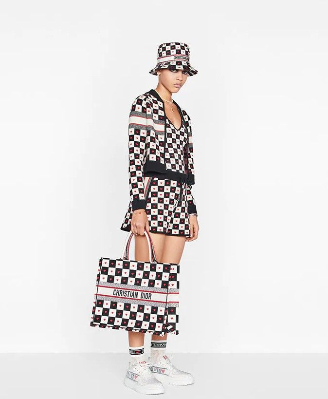 DIOR限量系列DIORAMOUR新品上架！絕美心型圖案/型格D-Chess格仔主題！
