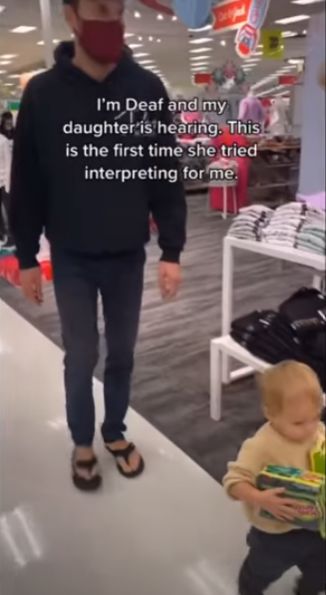 【暖心熱話】失聰爸爸分享1歲囡囡暖心片段！一個超窩心舉動感動網民！竟懂得用手語溝通？