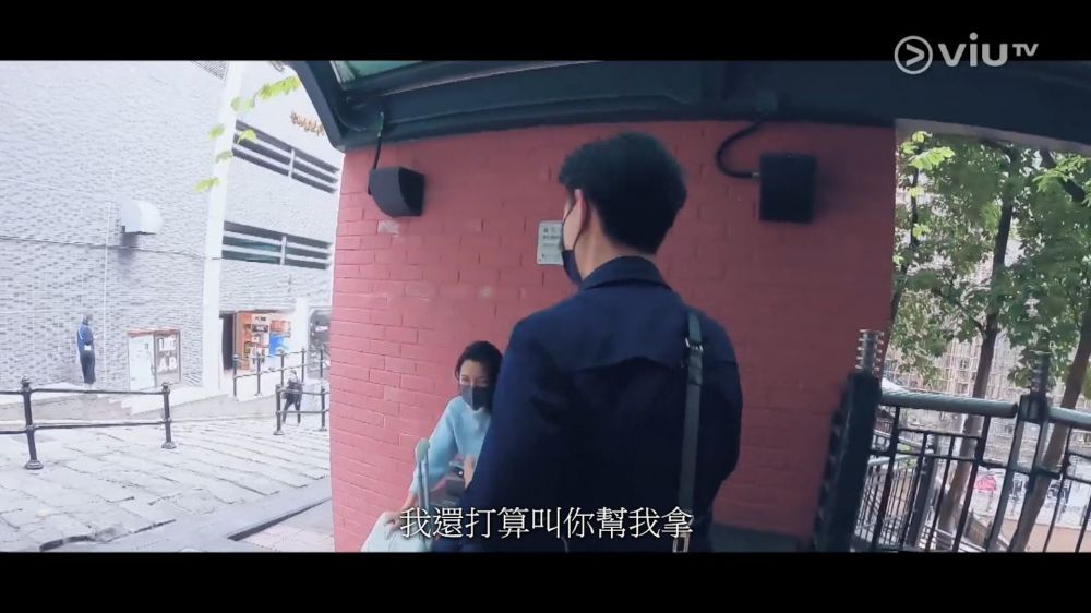 戀愛Staycation｜女參加者「綠茶」行為惹熱議！低胸戰鬥格大晒火辣身材！因一事爆喊被轟「典型港女」！