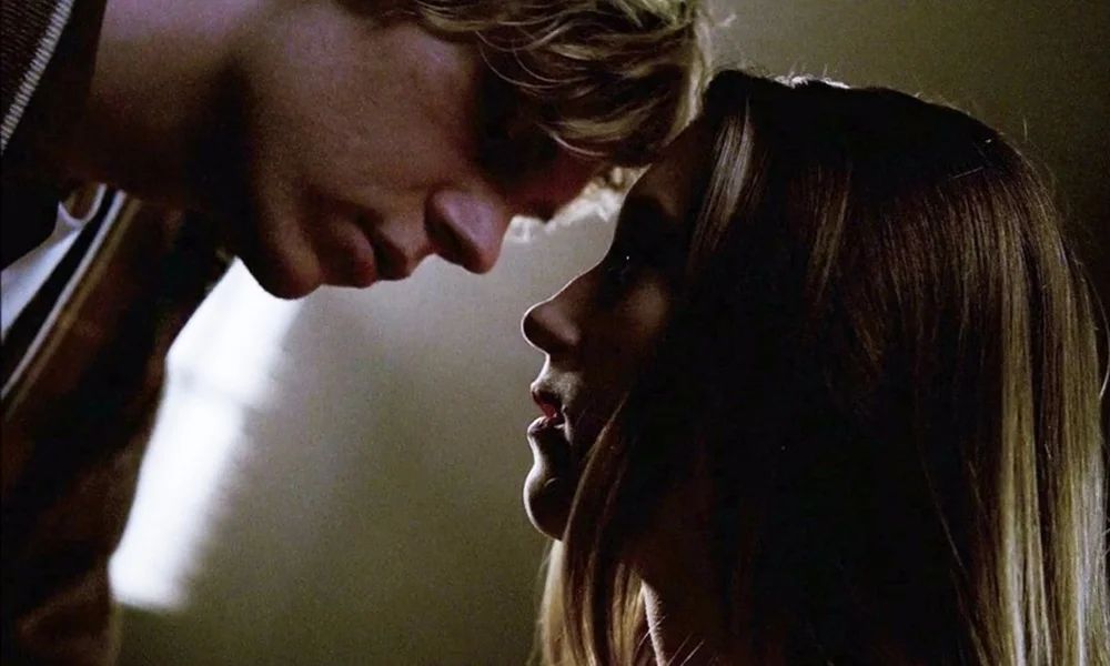 鬼月｜交友App識男仔親吻翌日嘴唇紅腫！求醫揭發驚慄真相！女生報警後續震驚網友！